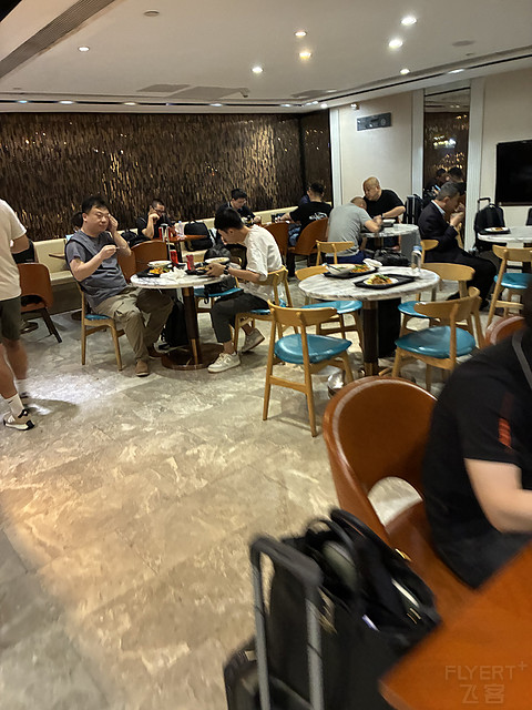 农行精粹白广州白云机场T1东航V2休息室初体验