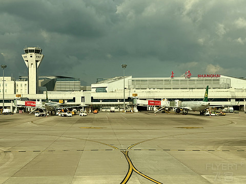 长荣 台北松山-上海虹桥 | B787-10短途商务