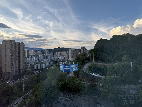 巴中中心智选假日酒店