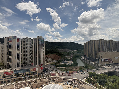 巴中中心智选假日酒店