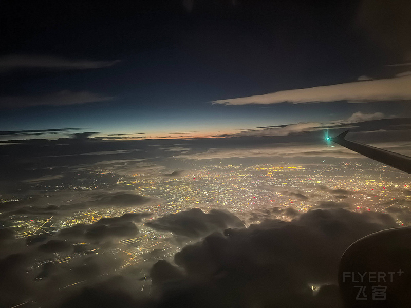 154018R44O8Be75joi6th9.jpg