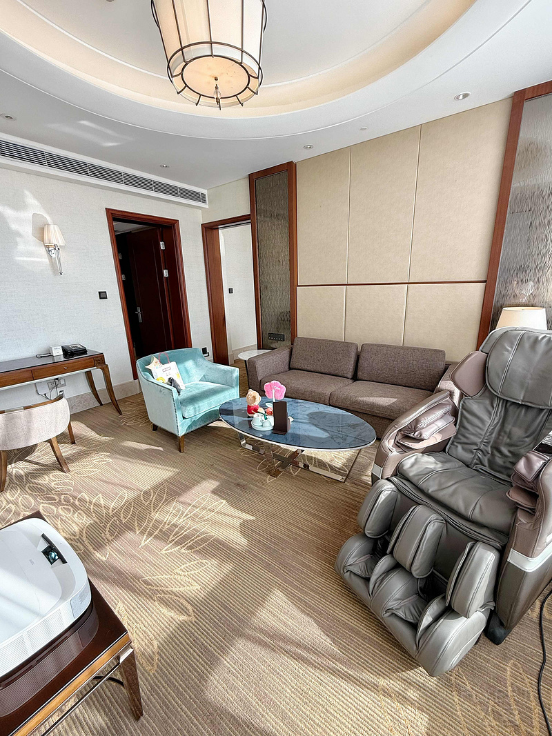 171148ZLJ9iAmTed95BwnX.jpg
