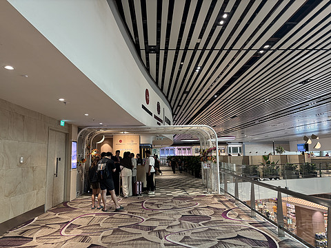 新加坡樟宜机场T4 BLOSSOM贵宾室体验