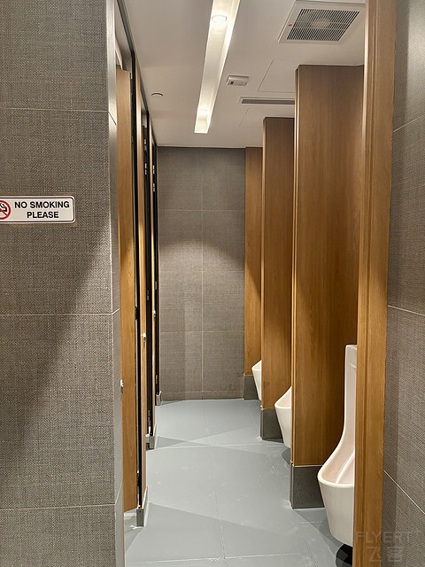 新加坡樟宜机场T4 BLOSSOM贵宾室体验