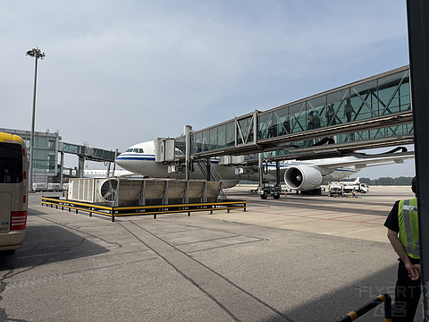 时隔八年的再体验｜国航CA1360 CAN-PEK B777-300ER公务舱体验