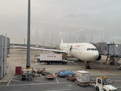 喀什星空 | 东航A330-300 超经舱位 | PVG-KHG往返 | 飞行报告