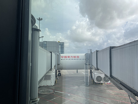 喀什星空 | 东航A330-300 超经舱位 | PVG-KHG往返 | 飞行报告