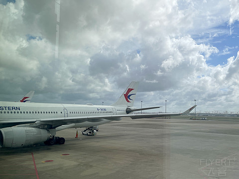 喀什星空 | 东航A330-300 超经舱位 | PVG-KHG往返 | 飞行报告