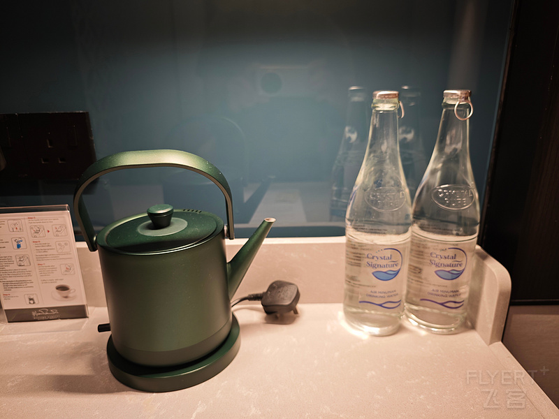 090654A5g4avBql2CFx7HG.jpg