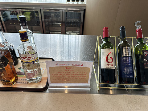 云端之上的东方头等巡礼-MU545(PVG-SIN)