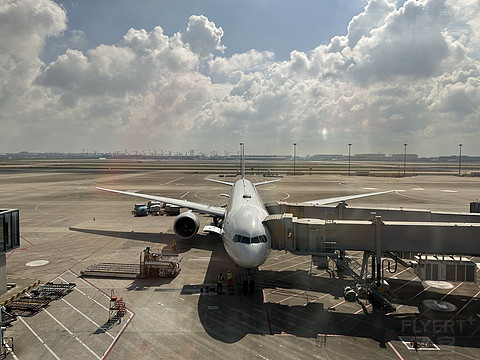 云端之上的东方头等巡礼-MU545(PVG-SIN)