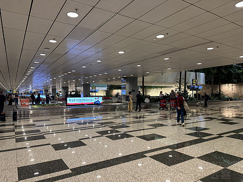 云端之上的东方头等巡礼-MU545(PVG-SIN)