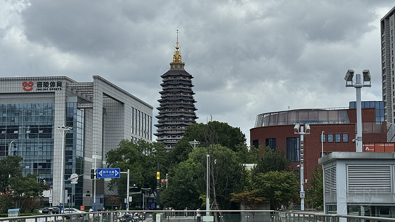 130635RFKKNSVUVVXTXXAW.png 130635RFKKNSVUVVXTXXAW.png