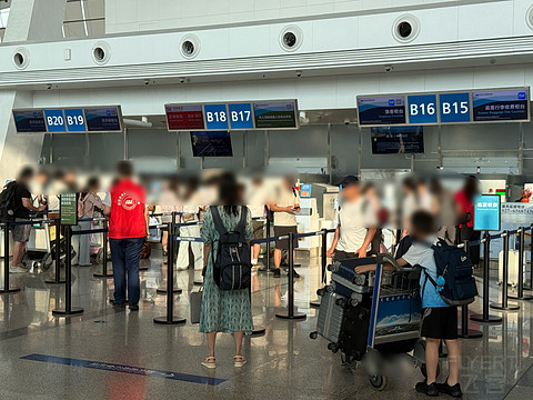 武汉天河2号航站楼重启后，首次从2号航站楼出港🛫