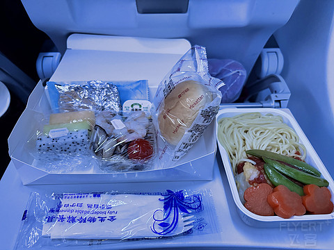 延误加延误，深航PVG-SZX-HAN之600元，SZX超棒休息室美食的廉价之旅[by上海小医生]