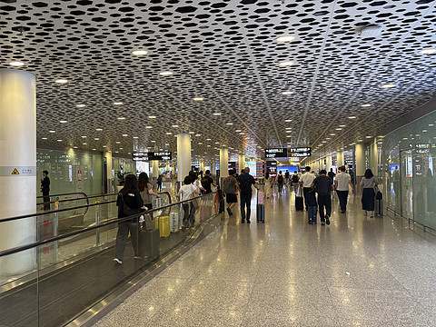 延误加延误，深航PVG-SZX-HAN之600元，SZX超棒休息室美食的廉价之旅[by上海小医生]