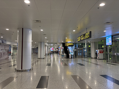 延误加延误，深航PVG-SZX-HAN之600元，SZX超棒休息室美食的廉价之旅[by上海小医生]