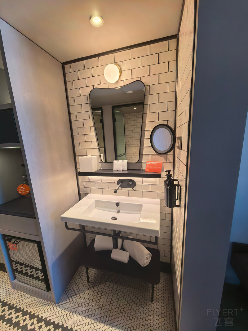 062756BHYGIolpTUdI17x6.jpg