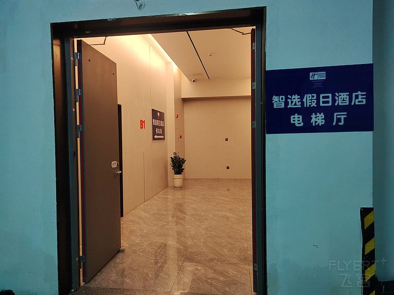 1645122EbqTpsSbB3QwKKD.jpg