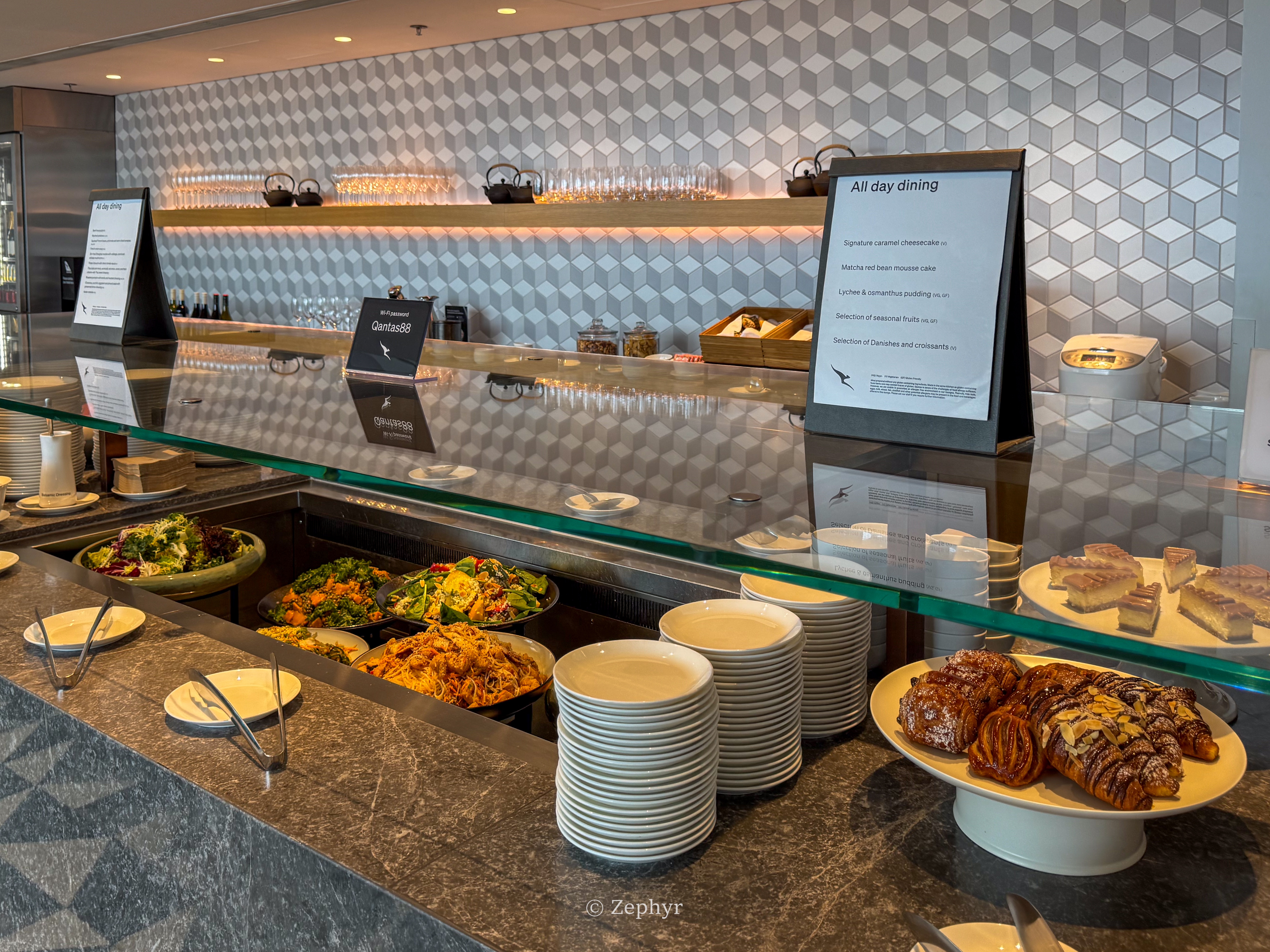 ۻϢҴ֮ ĺ / Amexͨ / Chase / Kyra /  Lounges @ HKG Airport