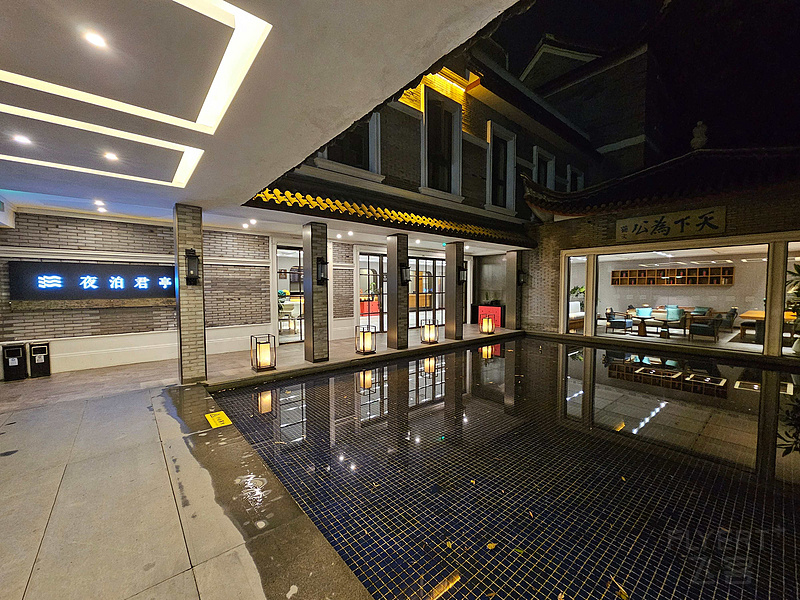 1434090Rm8wBOARMEoo8N5.jpg