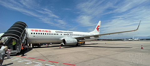 77【连汉线青岛过站幸运未备降 遇熟悉乘务长和3号】MU2518经济舱报告