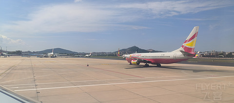 77【连汉线青岛过站幸运未备降 遇熟悉乘务长和3号】MU2518经济舱报告