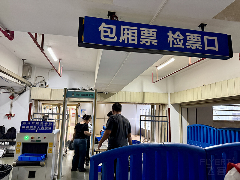 220633FCUJYYZCBUNIVXWK.png