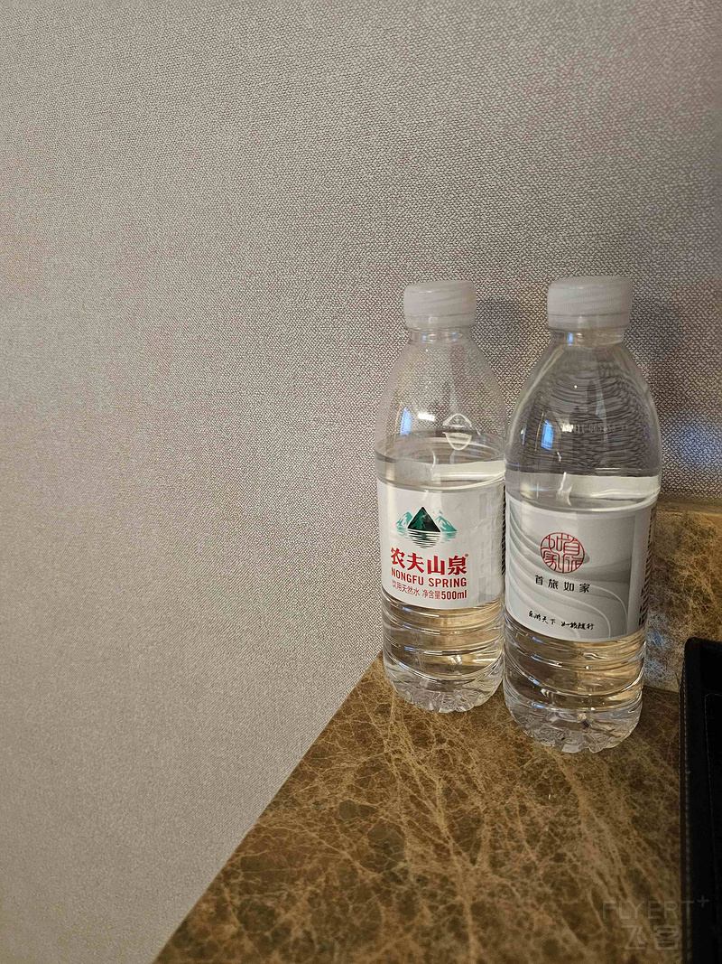 150247AQhDElvtBsv1zzhn.jpg