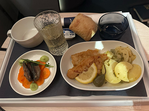 芬兰航空 AY1338 LHR-HEL 商务舱体验