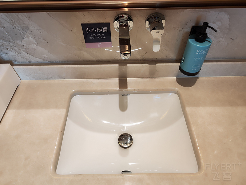 0901424on5jt6nV2GISh1o.jpg 0901424on5jt6nV2GISh1o.jpg