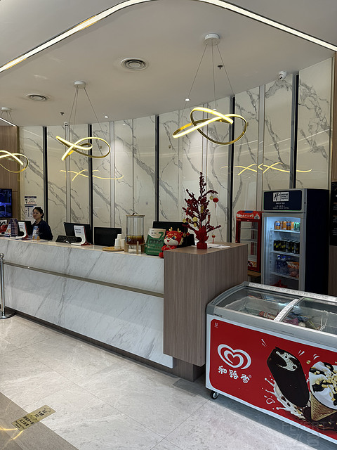 上海金桥中心智选假日酒店，舒适高级大床房体验