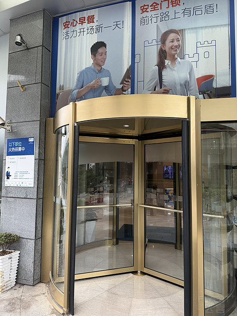 上海金桥中心智选假日酒店，舒适高级大床房体验