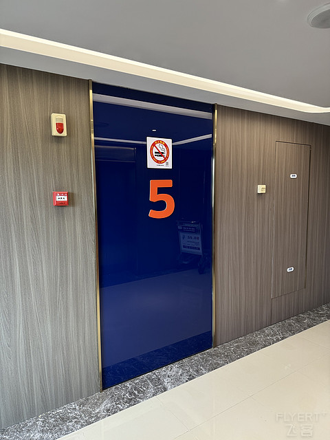 上海金桥中心智选假日酒店，舒适高级大床房体验