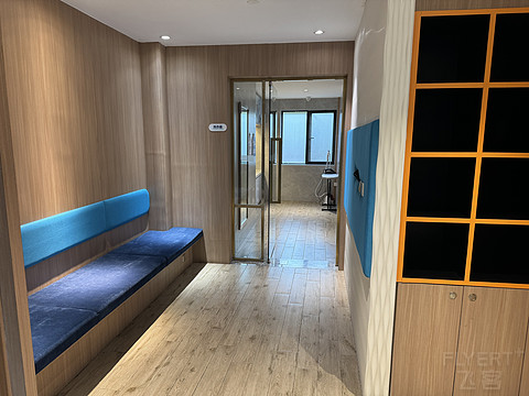 上海金桥中心智选假日酒店，舒适高级大床房体验