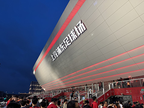 上海金桥中心智选假日酒店，舒适高级大床房体验