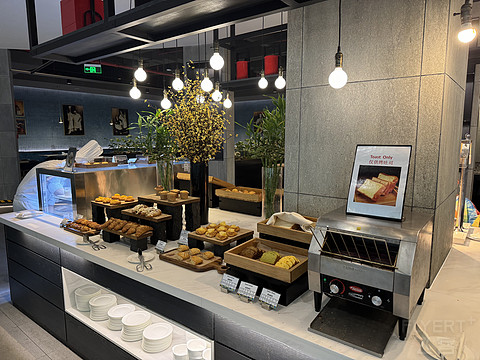 广州白云机场铂尔曼大酒店，行政双床房体验