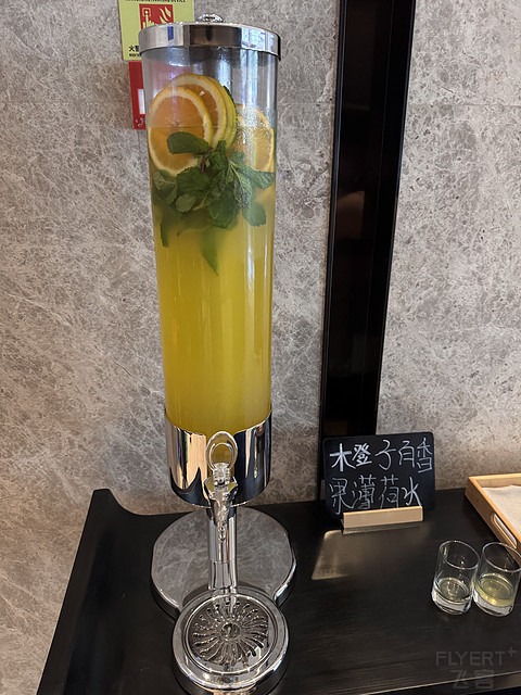 食肆林立，南岸性价比之选｜重庆嘉发希尔顿逸林酒店豪华套房体验