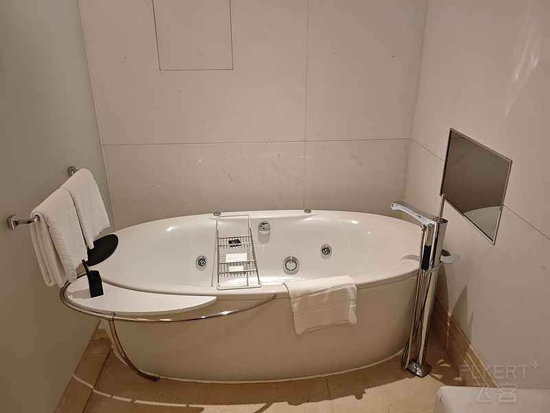 1155050zWVq11RhAorXWaz.jpg