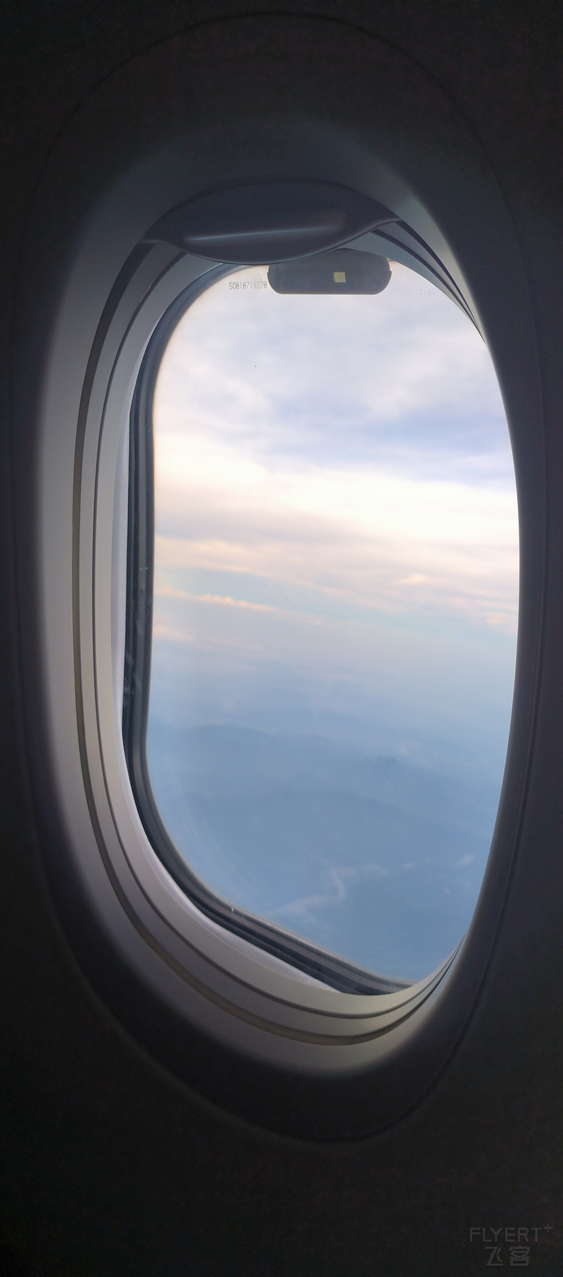 212507p42UACsmFHWqJHHR.jpg