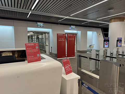 EK370 BKK - DAD |  阿联酋航空新辟第五航权，曼谷 - 岘港 777 经济舱体验