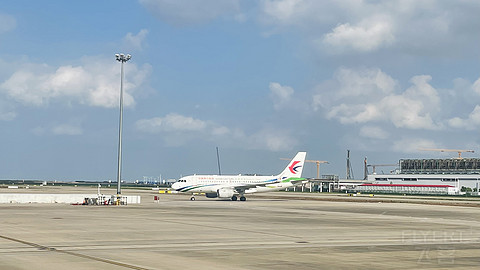 打卡上航B737-8MAX （B-224E）｜Business Class