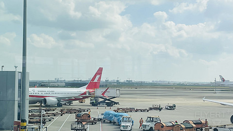 打卡上航B737-8MAX （B-224E）｜Business Class