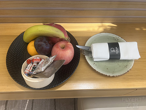 香港柏宁酒店｜窗边安心观台风