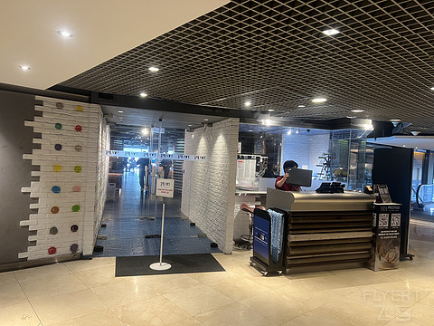 香港柏宁酒店｜窗边安心观台风
