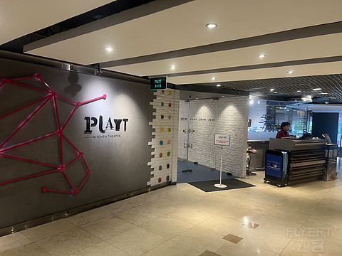香港柏宁酒店｜窗边安心观台风