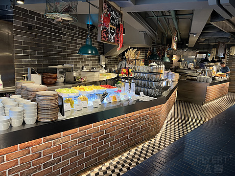 香港柏宁酒店｜窗边安心观台风