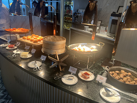 香港柏宁酒店｜窗边安心观台风
