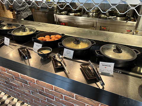 香港柏宁酒店｜窗边安心观台风