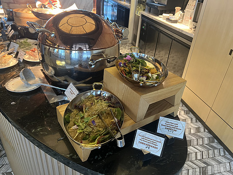 香港柏宁酒店｜窗边安心观台风